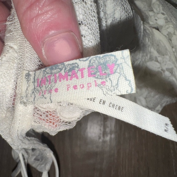 Free People White Sheer Lace Lace Up Shoulder’s Long Sleeve Top Size M - Picture 4 of 13